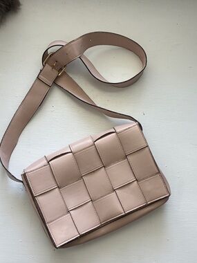Woven Sondra Roberts Leather Crossbody Bag in Blush Pink